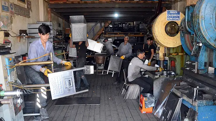 Kars'ta üretilen sobalar 8 ile gönderiliyor