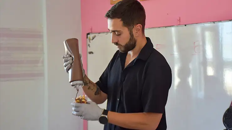 Van'da onun sayesinde tatlı yemeyen çocuk kalmıyor