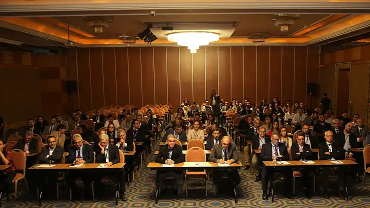 Van'da 180 cerrah ile 'Tümörler ve Epilepsi Cerrahisi' eğitim kursu başladı