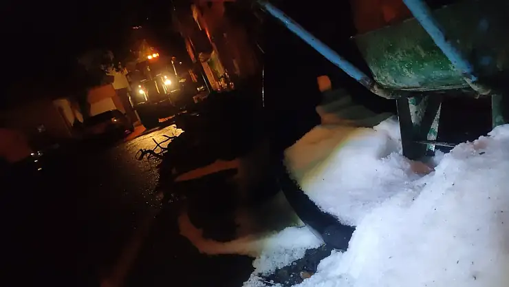 Erzurum'da dolu bahçeleri zarara uğrattı