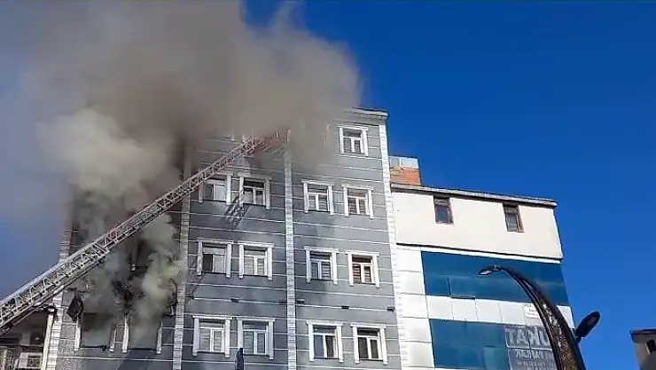Kars'ta otelde çıkan yangın korkuttu