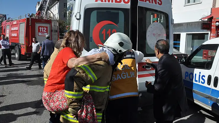 Kars'taki otel yangınından 10 kişi etkilendi
