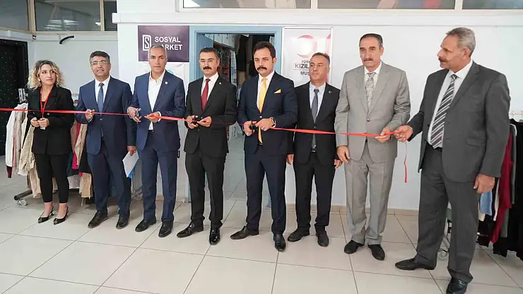 Muş'ta hükümlü yakınları için sosyal market açıldı