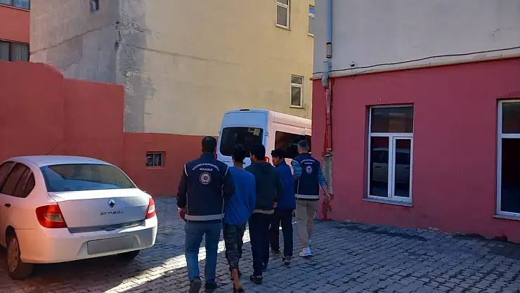 Kars'ta düzensiz göçmene geçit yok