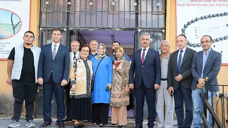 AK Parti MKYK üyesi Yüksel, Erzurum'da esnafı ziyaret etti
