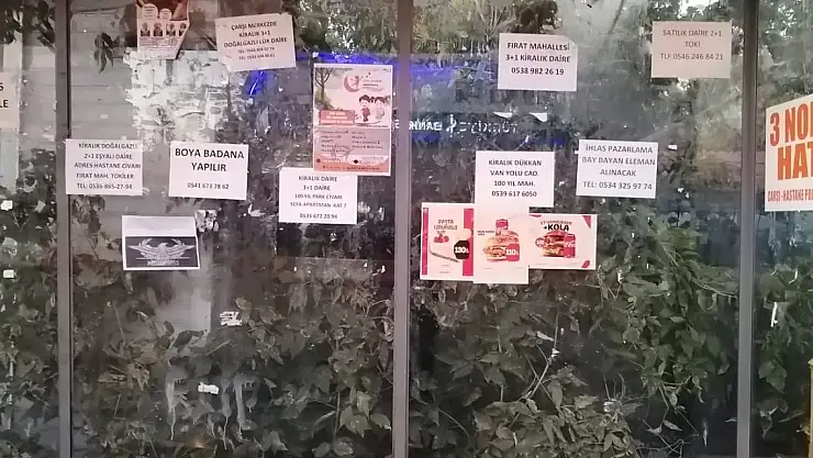Ağrı'daki Otobüs Durakları Reklam Tabelasına Dönüştü