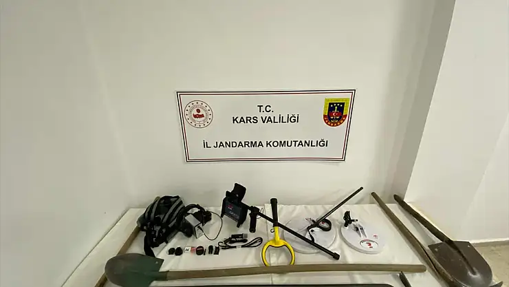Kars'ta kaçak kazı yapan 9 kişi suçüstü yakalandı