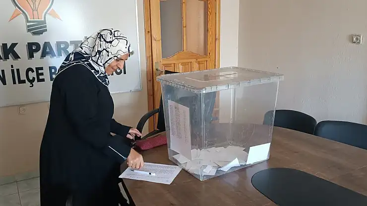 AK Parti Diyadin İlçe Başkanlığında Coşkulu Delege Seçimi