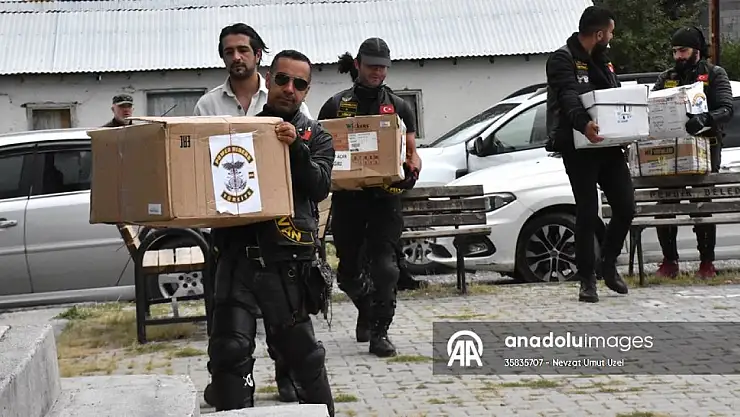 Motosikletleriyle çocuklara 'mutluluk taşıdılar'