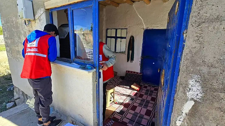 Kızılay'dan Yaşlı Teyzeye Destek