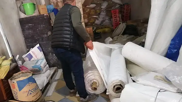 Ağrı'da Saman ve Araçlar Brandayla Korunuyor