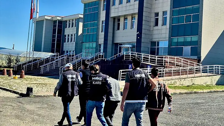 Kars'ta 3 torbacı tutuklandı