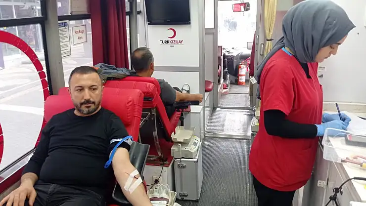 Doğubeyazıt'ta Kan Alım Aracı vatandaşları bekliyor
