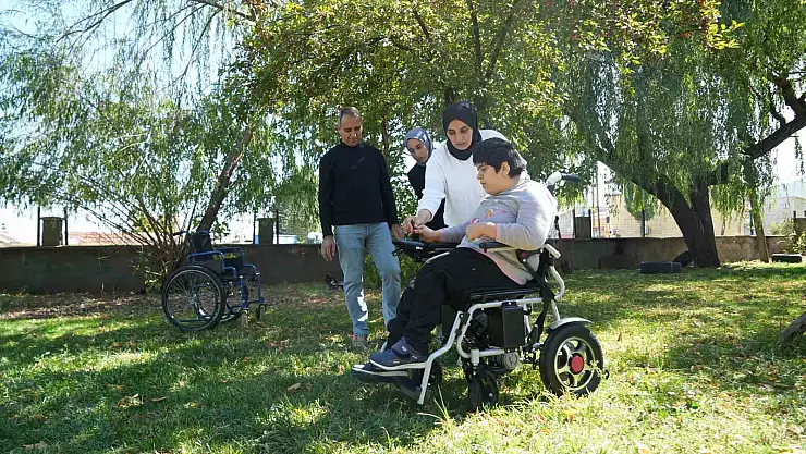 Muşlu Betül akülü sandalyesine kavuştu