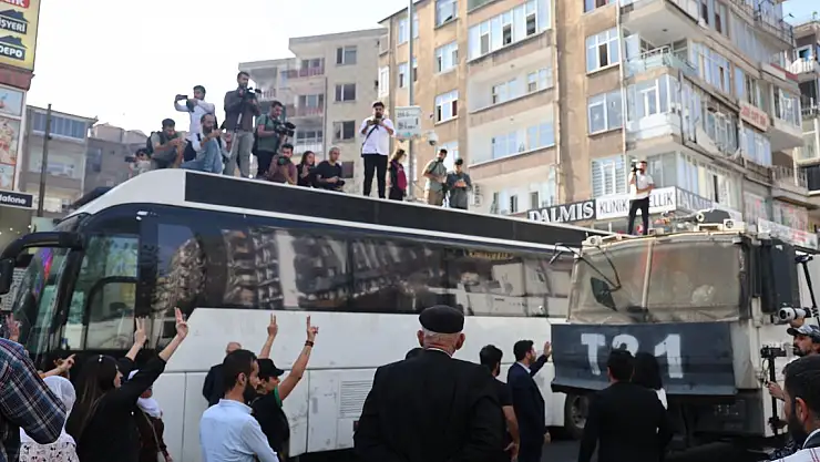 Diyarbakır'da Terör Propagandası Yapan Kişiler Gözaltına Alındı