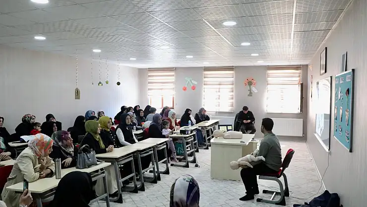 Ağrı'da Anne Akademisi Projesi ile kadınlara sağlık ve hijyen eğitimi
