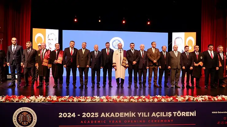 Bakan Tekin, Atatürk Üniversitesinin akademik yılı açılış törenine katıldı