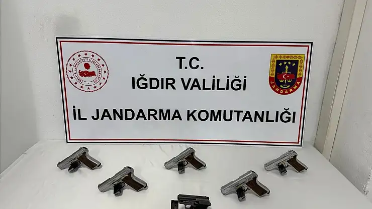 Iğdır'daki kaçakçılık operasyonu: 6 tabanca ele geçirildi