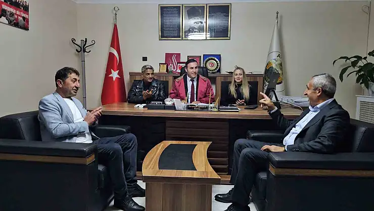 Bitlis Özgüzelderespor futbolcusu nikah masasına oturdu