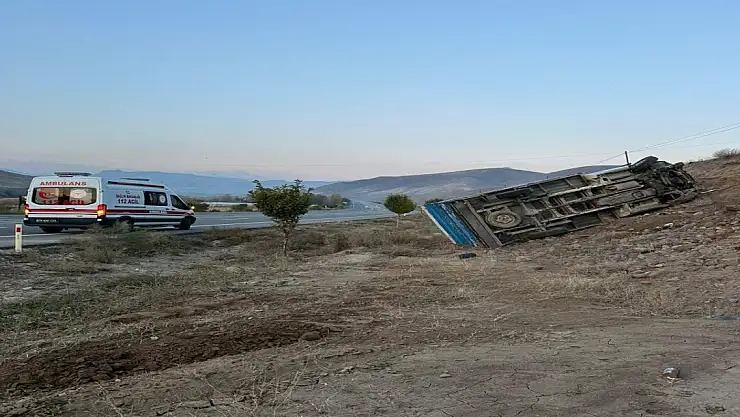 Iğdır'da Kamyonet Devrildi