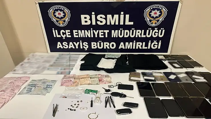 Diyarbakır'da Sürücü Adaylarına Kopya Çektiren 16 Kişi Yakalandı