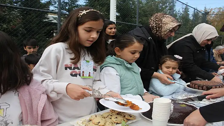 Van'da Filistin Yararına Kermes Düzenledi