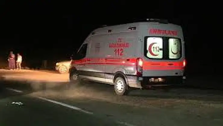 Erzurum'da Bir Otomobil Hafriyat Kamyonuna Çarptı