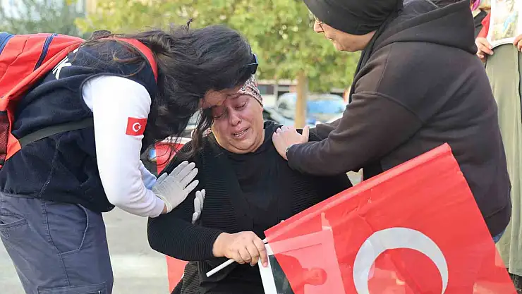 Diyarbakır'da kanser hastası anne de evlat nöbetinde