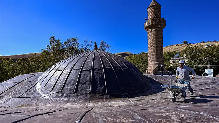 Van'da İzzeddin Şir Camii ve Medresesi restore ediliyor