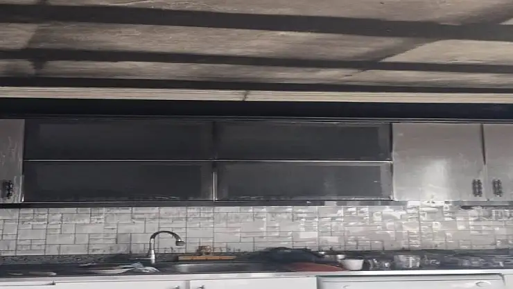 Van'da Ev Yangını Maddi Hasar Bıraktı