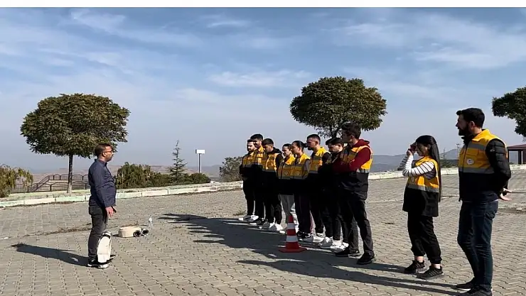 Iğdır Üniversitesi İtfaiyecilik Programı Öğrencilerine Uygulamalı Eğitim Verildi