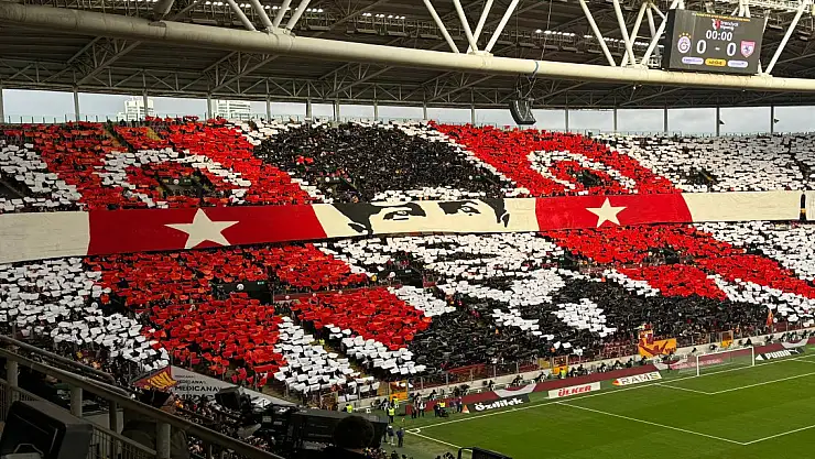 Galatasaray Taraftarı, Ulu Önder Atatürk İçin Özel Kareografi Hazırladı