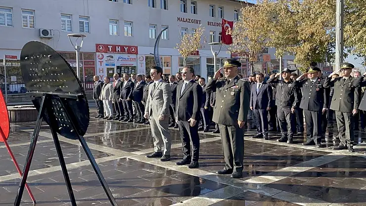 Ulu Önder Atatürk Muş'un ilçelerinde törenlerle anıldı