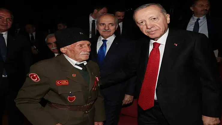 Cumhurbaşkanı Erdoğan ile Türkiye'nin En Yaşlı Gazisi Bir Araya Geldi
