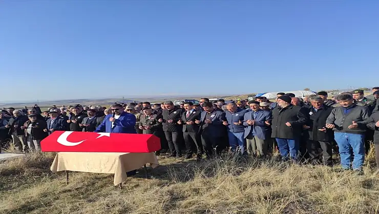 Kars'ta Kıbrıs gazisi son yolculuğuna uğurlandı