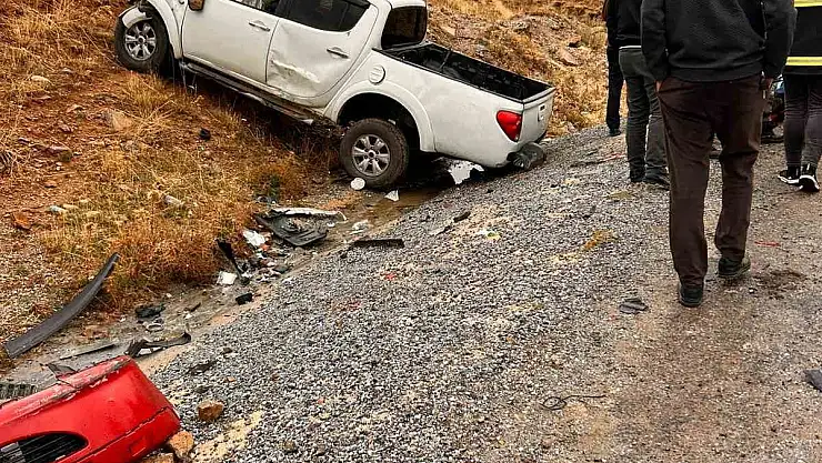 Bitlis'te feci kaza: 8 yaralı