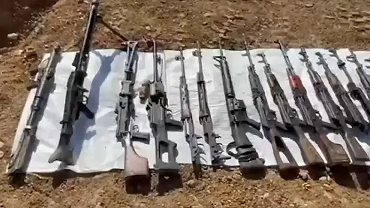Pençe-Kilit bölgesinde teröristlere ait çok sayıda mühimmat ele geçirildi