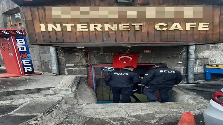 Kars'ta Polis Ekipleri Okulların Çevrelerini Denetledi