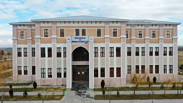 AİÇÜ Mühendislik ve Mimarlık Fakültesi Tabelası Asıldı