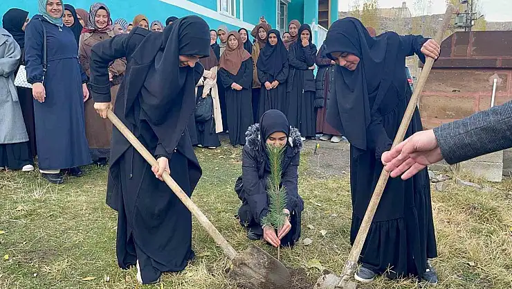 Van'da 'Hafızlar Hatıra Ormanı' oluşturuldu