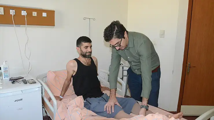 Kars'ta yürümesine engel olan kitlelerden ameliyatla kurtuldu