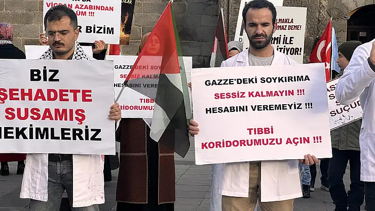 Erzurum'da sağlık çalışanları, Gazze için bir kez daha yürüdü