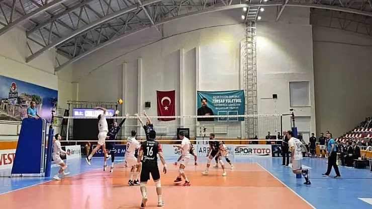 Bitlis TÜRŞAD Erkek Voleybol Takımı Sahasından Galip Ayrıldı