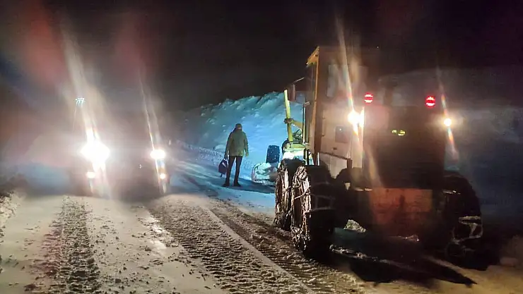 Van'da sınırda rahatsızlanan askeri personel zorlu uğraşlar sonucu hastaneye yetiştirildi