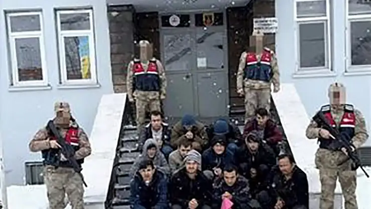 Bitlis'te 39 düzensiz göçmen dronla yakalandı