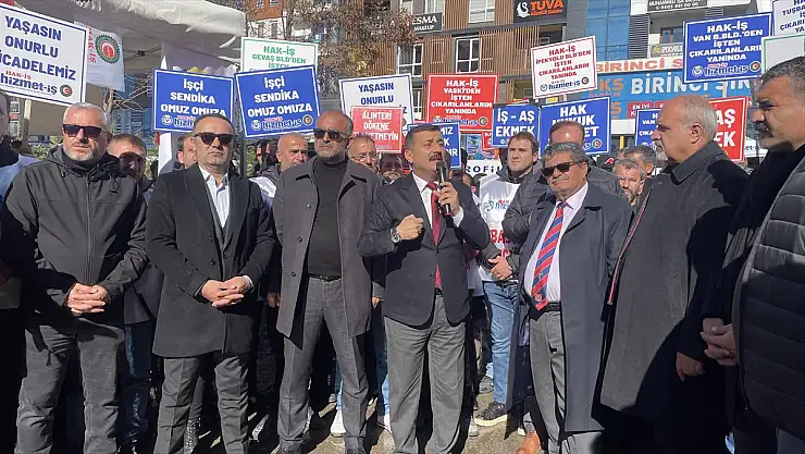 İYİ Partili Türkoğlu'ndan, Van'da işten çıkarılan belediye çalışanlarına destek