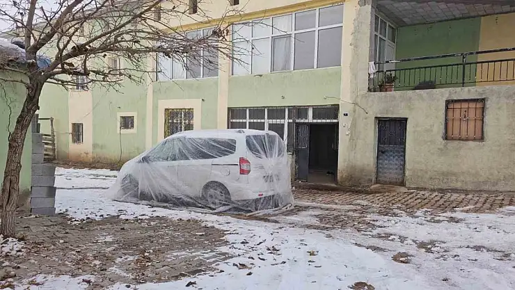 Bitlis Güroymak Buz Tuttu