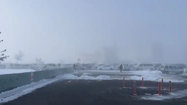 Bitlis'te her taraf buza kesti