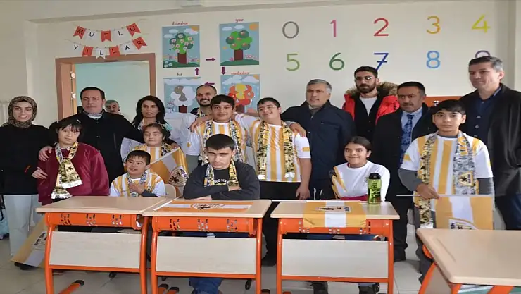 Muş Spor Kulübü Sporcuları Özel Gereksinimli Çocuklarla Buluştu