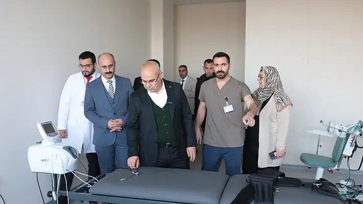 Ağrı Valisi Mustafa Koç, Fizik Tedavi ve Rehabilitasyon Merkezini Ziyaret Etti